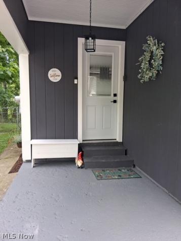 906 Dora Lane Aurora OH 44202