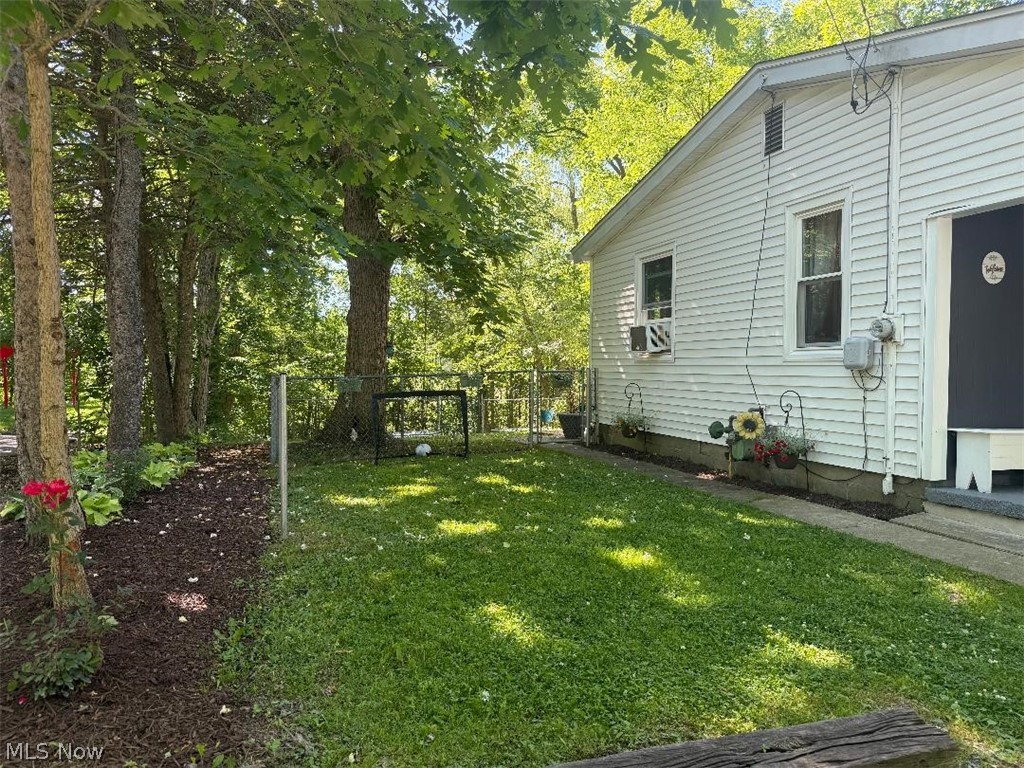 906 Dora Lane Aurora OH 44202