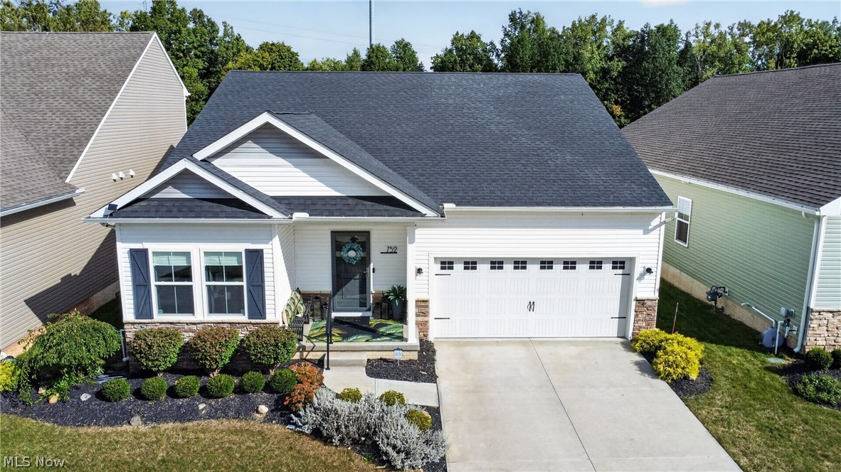 752 Hampshire Court Amherst OH 44001
