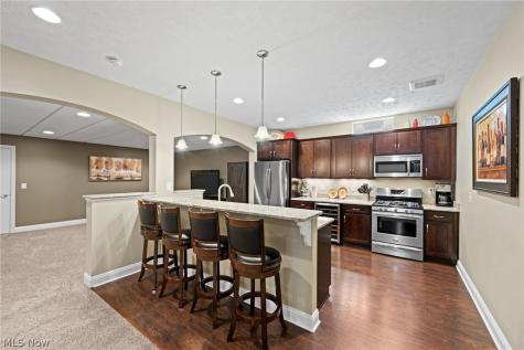 192 Shoreland Circle Willowick OH 44095