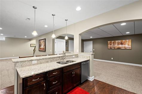 192 Shoreland Circle Willowick OH 44095