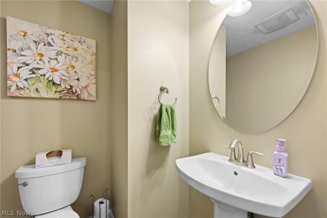 192 Shoreland Circle Willowick OH 44095