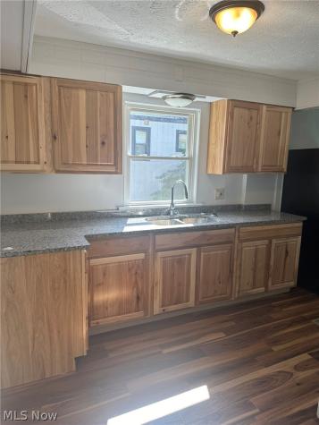 2206 25th Street SW Akron OH 44314