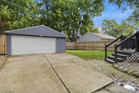 9704 Elsmere Drive Parma OH 44130