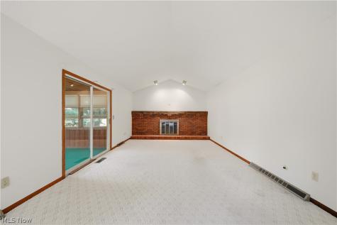 135 Seneca Trail SW Hartville OH 44632