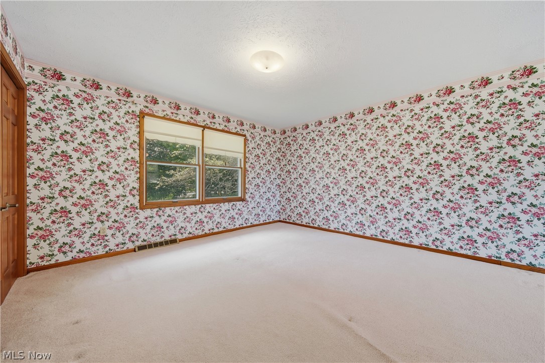 135 Seneca Trail SW Hartville OH 44632