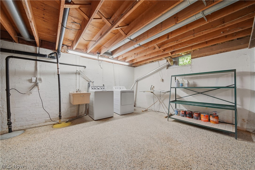 135 Seneca Trail SW Hartville OH 44632