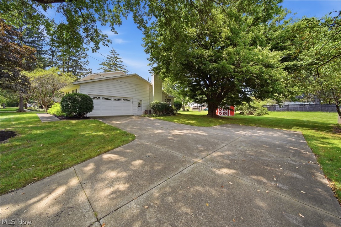 135 Seneca Trail SW Hartville OH 44632