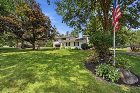135 Seneca Trail SW Hartville OH 44632