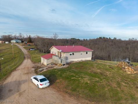 360 E Henniger Road Lowell OH 45744