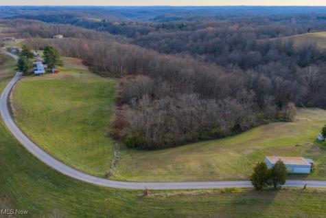 360 E Henniger Road Lowell OH 45744
