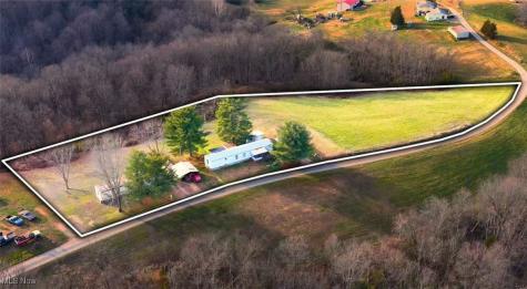 360 E Henniger Road Lowell OH 45744
