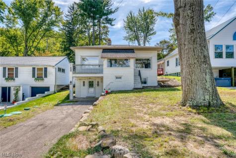 158 Oak Drive NW North Canton OH 44720
