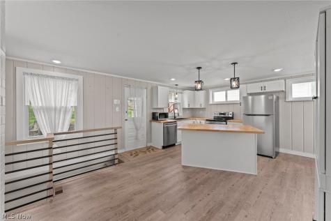 158 Oak Drive NW North Canton OH 44720