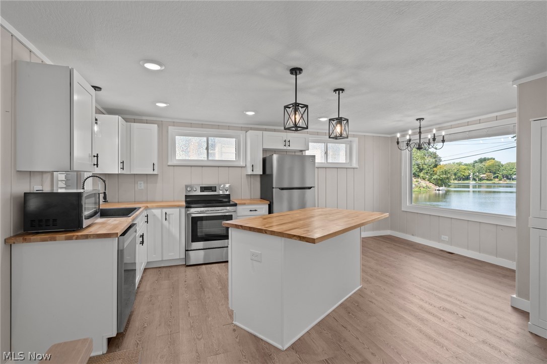 158 Oak Drive NW North Canton OH 44720