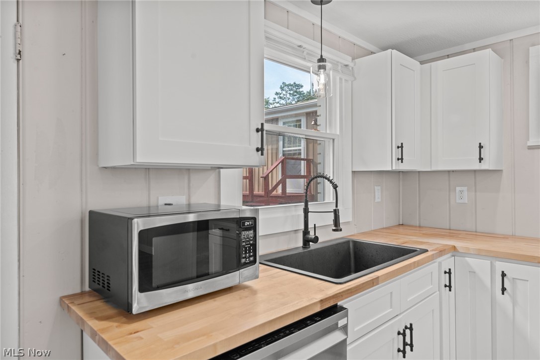158 Oak Drive NW North Canton OH 44720