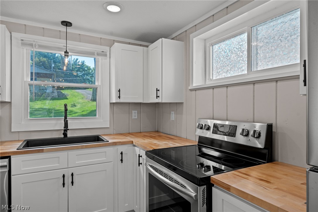 158 Oak Drive NW North Canton OH 44720
