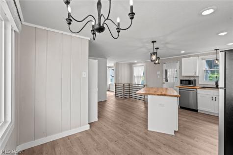 158 Oak Drive NW North Canton OH 44720