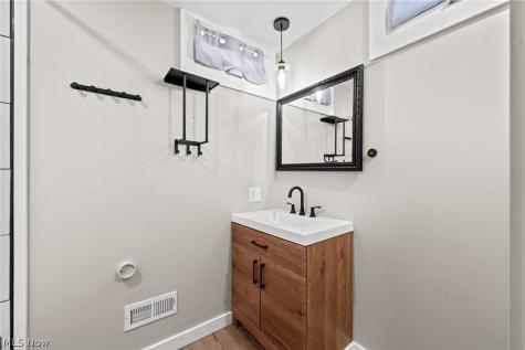 158 Oak Drive NW North Canton OH 44720