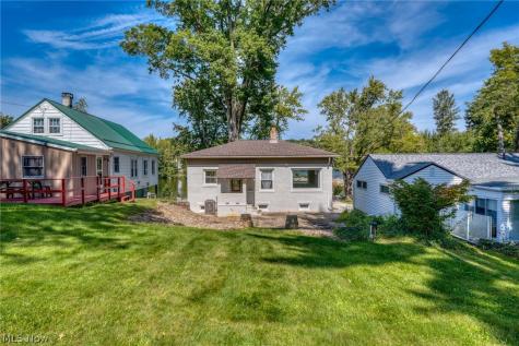 158 Oak Drive NW North Canton OH 44720