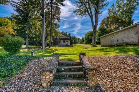 158 Oak Drive NW North Canton OH 44720