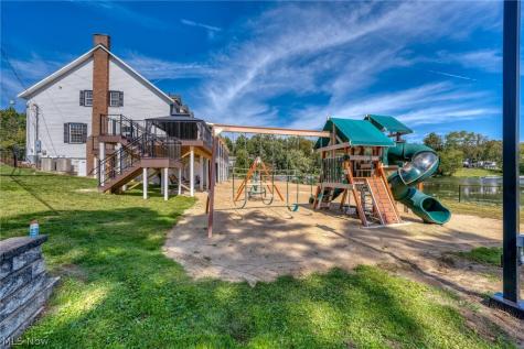 158 Oak Drive NW North Canton OH 44720