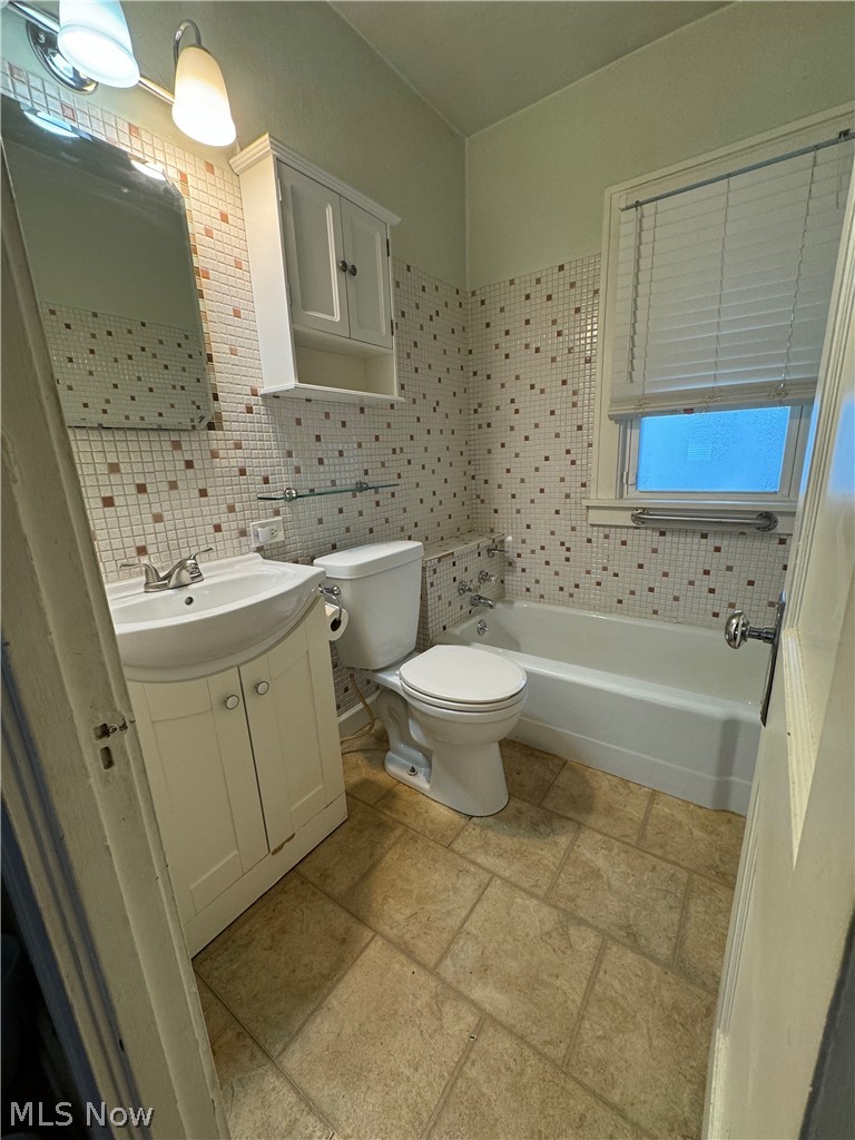 4703 E 86th Street Garfield Heights OH 44125