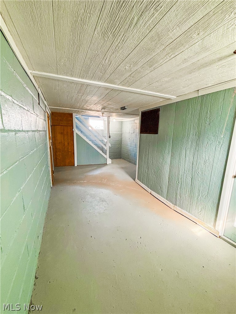 1811 Grace Avenue NE Canton OH 44705
