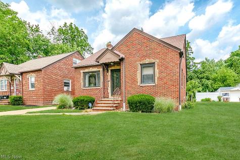 17721 Dillewood Road Cleveland OH 44119