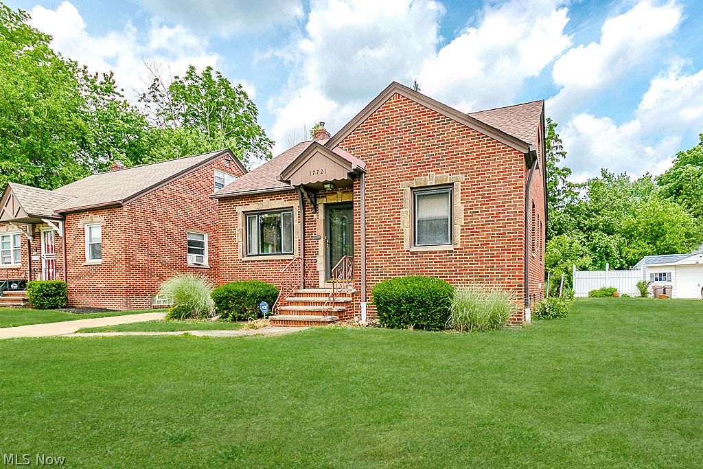 17721 Dillewood Road Cleveland OH 44119