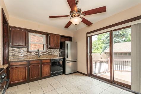 17721 Dillewood Road Cleveland OH 44119