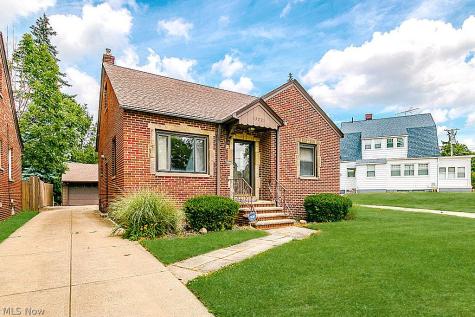 17721 Dillewood Road Cleveland OH 44119