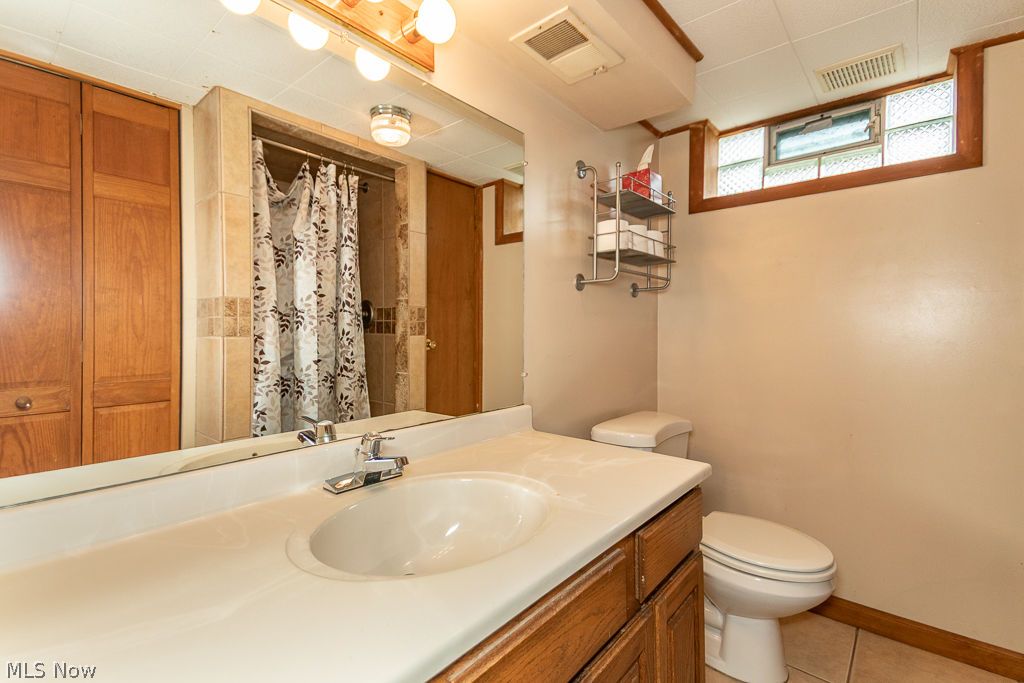 17721 Dillewood Road Cleveland OH 44119