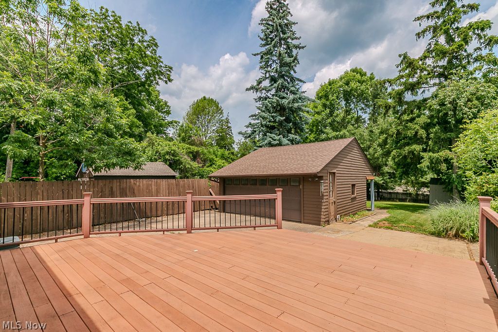 17721 Dillewood Road Cleveland OH 44119