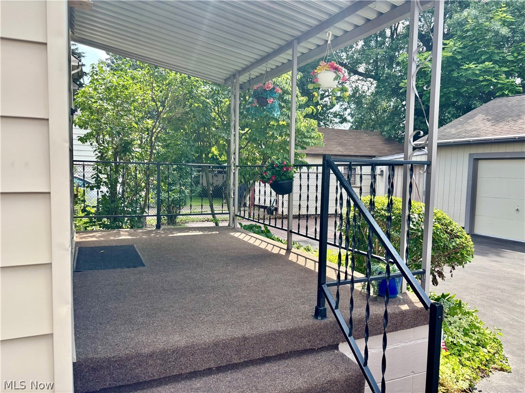 776 East Avenue SE Warren OH 44484