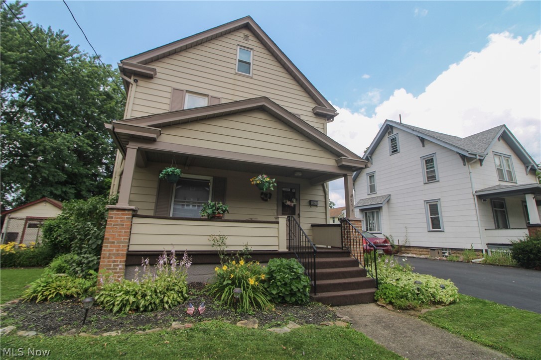 776 East Avenue SE Warren OH 44484