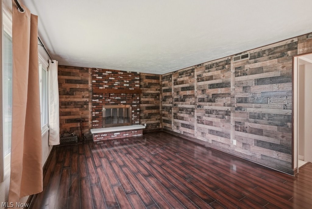 1637 Hanover Street Cuyahoga Falls OH 44221