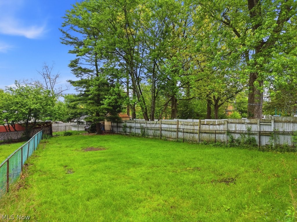 1637 Hanover Street Cuyahoga Falls OH 44221