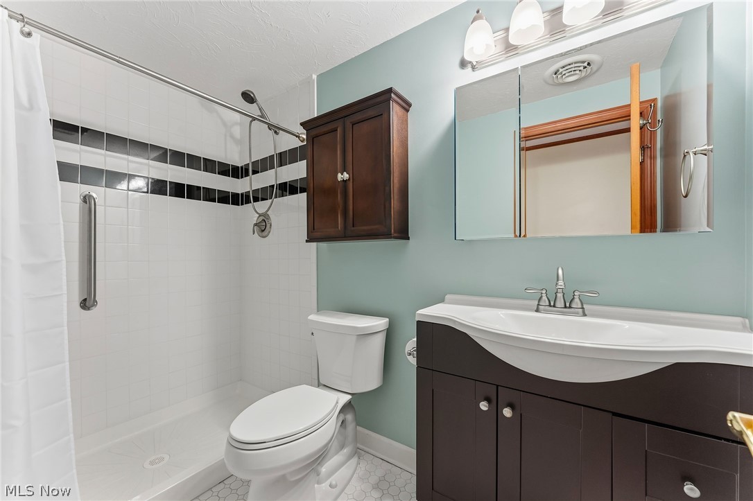 981 Worton Park Drive Mayfield Village OH 44143
