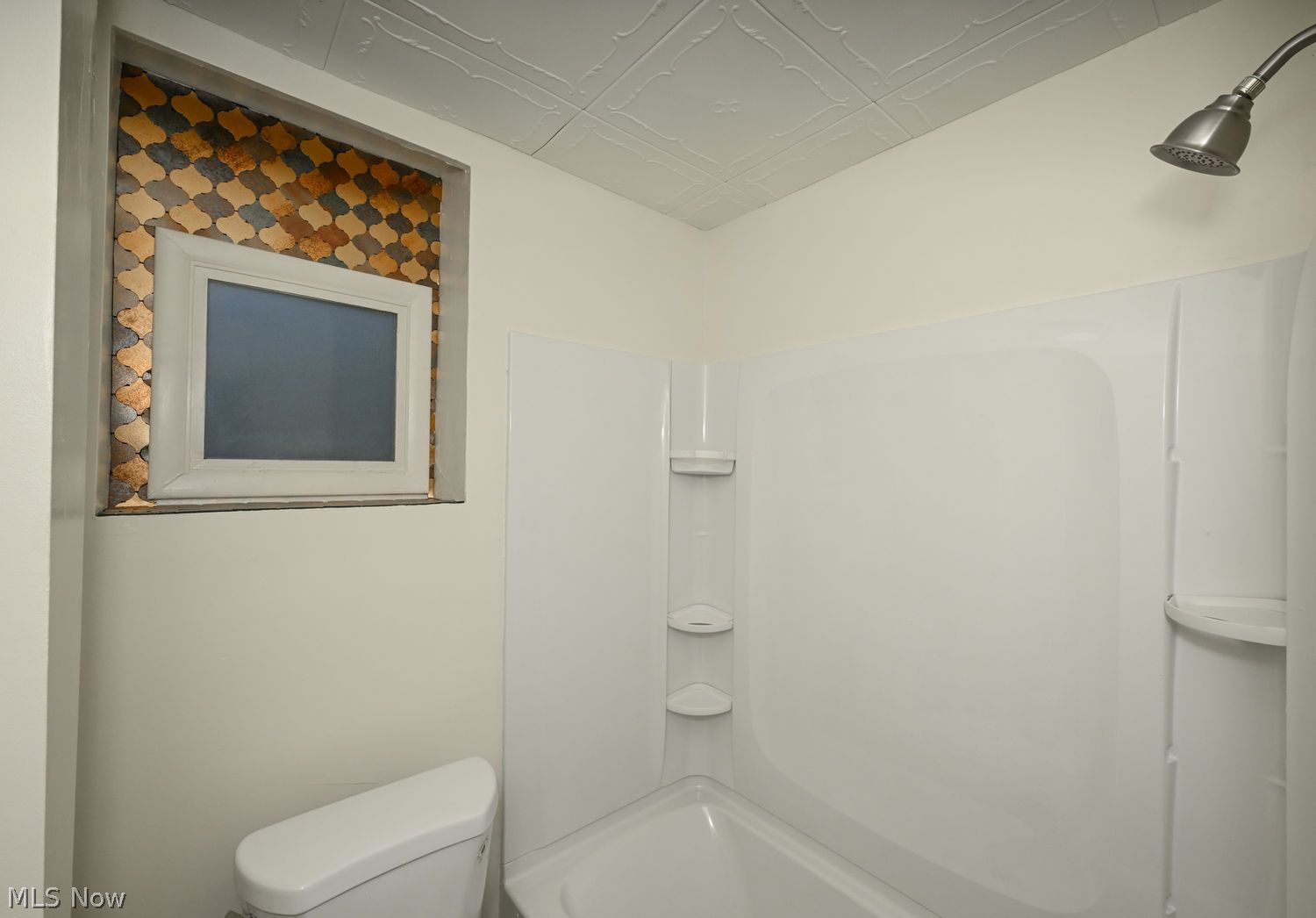 2487 Delaware Avenue Akron OH 44312