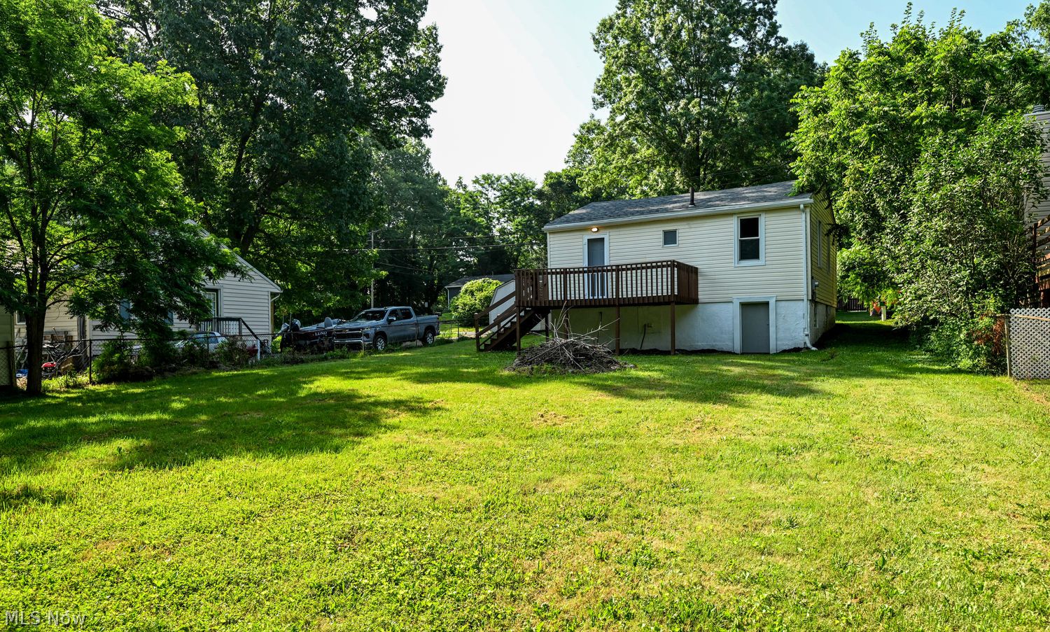 2487 Delaware Avenue Akron OH 44312