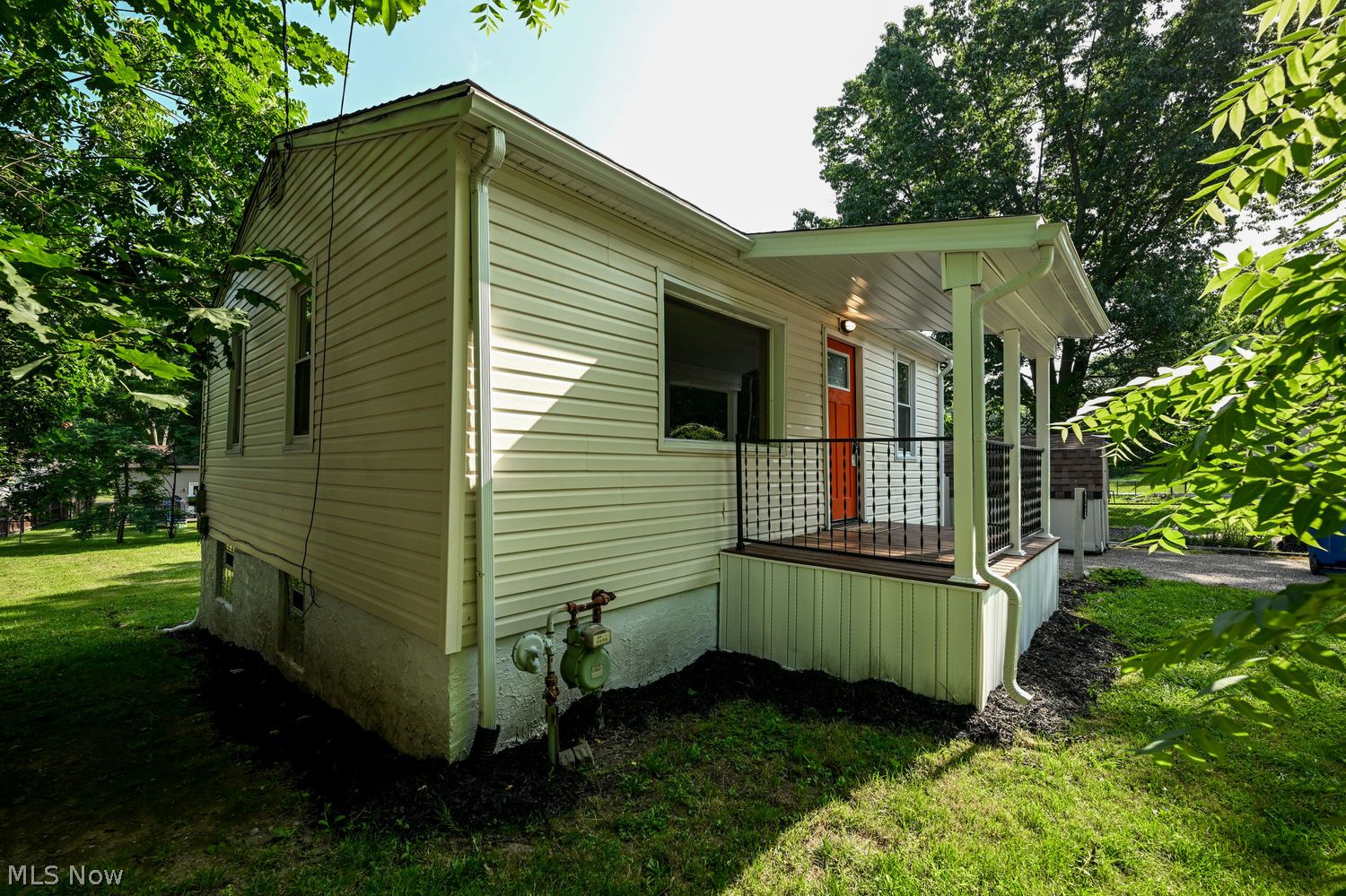 2487 Delaware Avenue Akron OH 44312