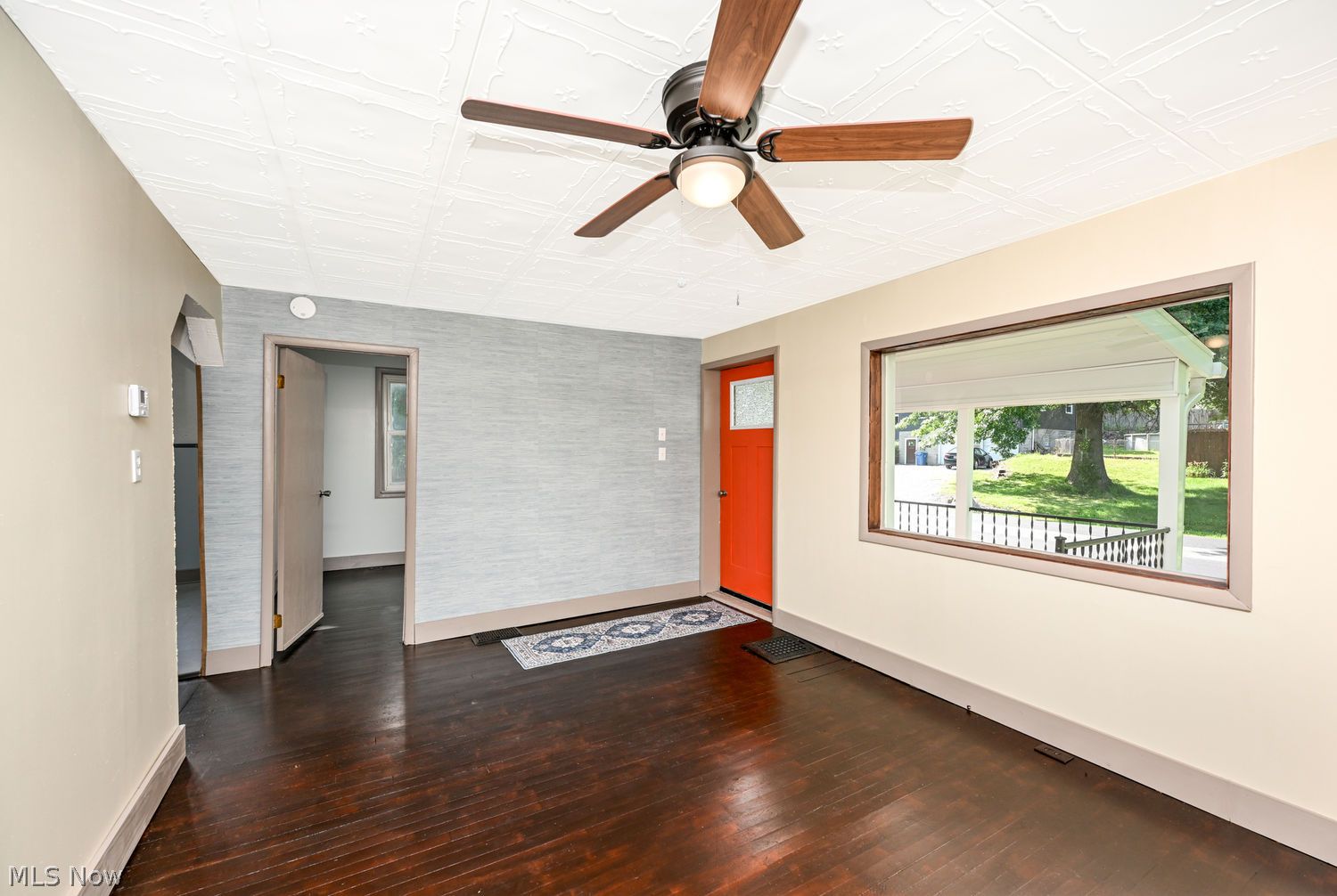2487 Delaware Avenue Akron OH 44312