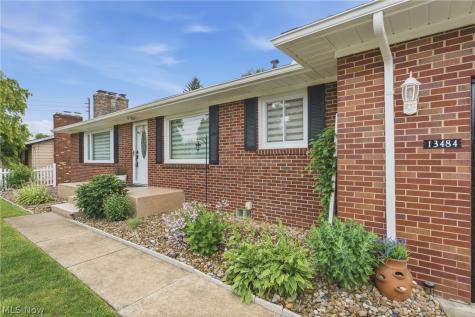 13484 Judy Avenue NW Uniontown OH 44685