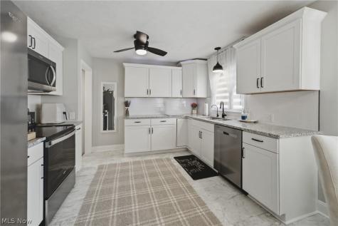 13484 Judy Avenue NW Uniontown OH 44685