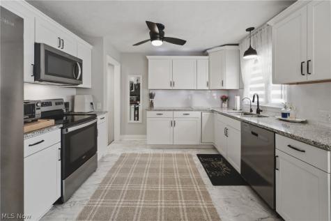 13484 Judy Avenue NW Uniontown OH 44685