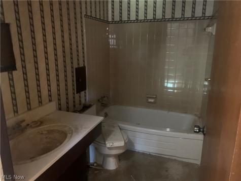 179 Ashwood Drive Avon Lake OH 44012
