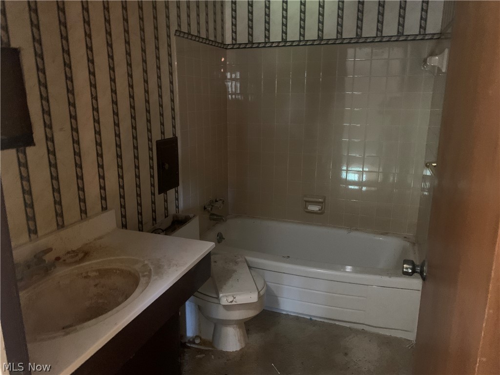 179 Ashwood Drive Avon Lake OH 44012