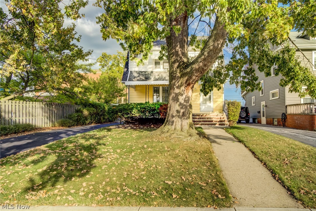 2015 Baxterly Avenue Lakewood OH 44107