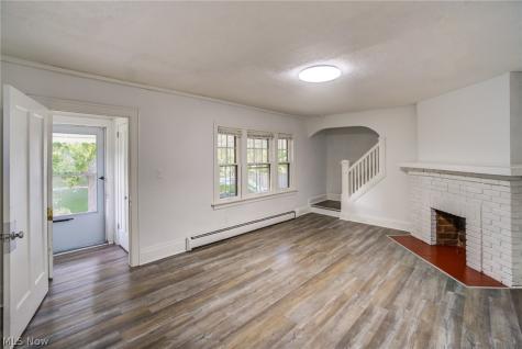2015 Baxterly Avenue Lakewood OH 44107
